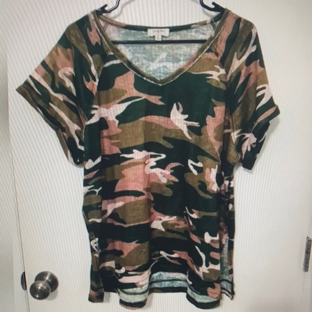 Short sleeve pintuck camoflauge